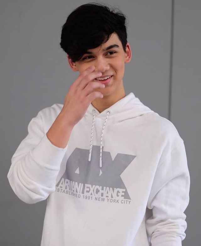  เปิดวาร์ป “น้องทิกเกอร์” ลูกชาย “นิโคล” หล่อเข้มหุ่นดีในวัย 16 ปี จน “แมว จิรศักดิ์” ยังงง สาวๆแห่เรียกพ่อ 