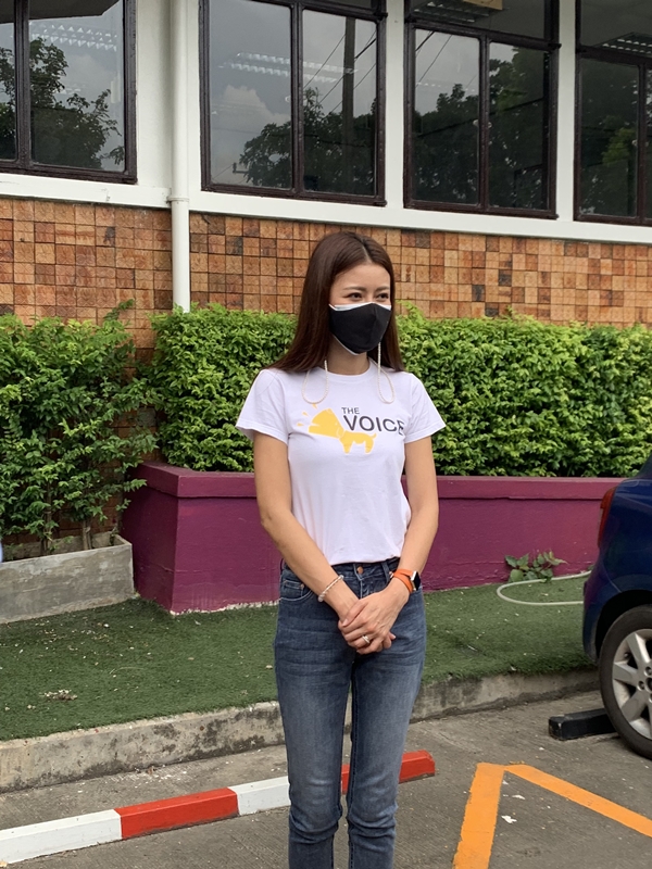 เก๋ ชลลดา เข้ารับฟ้งข้อกล่าวหาบุกรุก หลังเข้าไปช่วยสุนัข 44 ตัว เก๋ ชลลดา เข้ารับฟ้งข้อกล่าวหาบุกรุก หลังเข้าไปช่วยสุนัข 44 ตัว