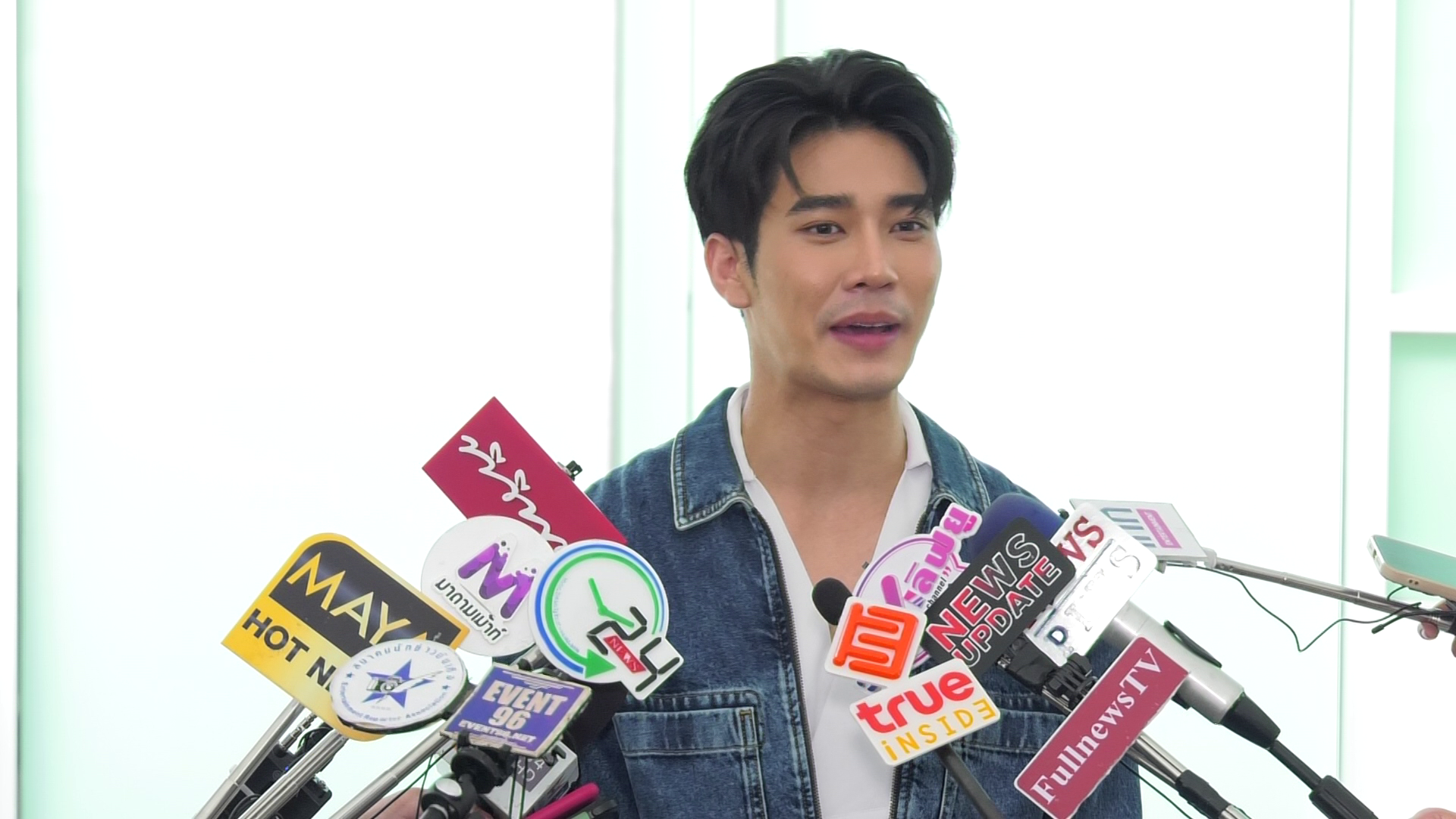 ยูโร ยศวรรธน์ เผย แอบให้ของขวัญวันเกิด เข้ม หัสวีร์ ยูโร ยศวรรธน์ เผย แอบให้ของขวัญวันเกิด เข้ม หัสวีร์