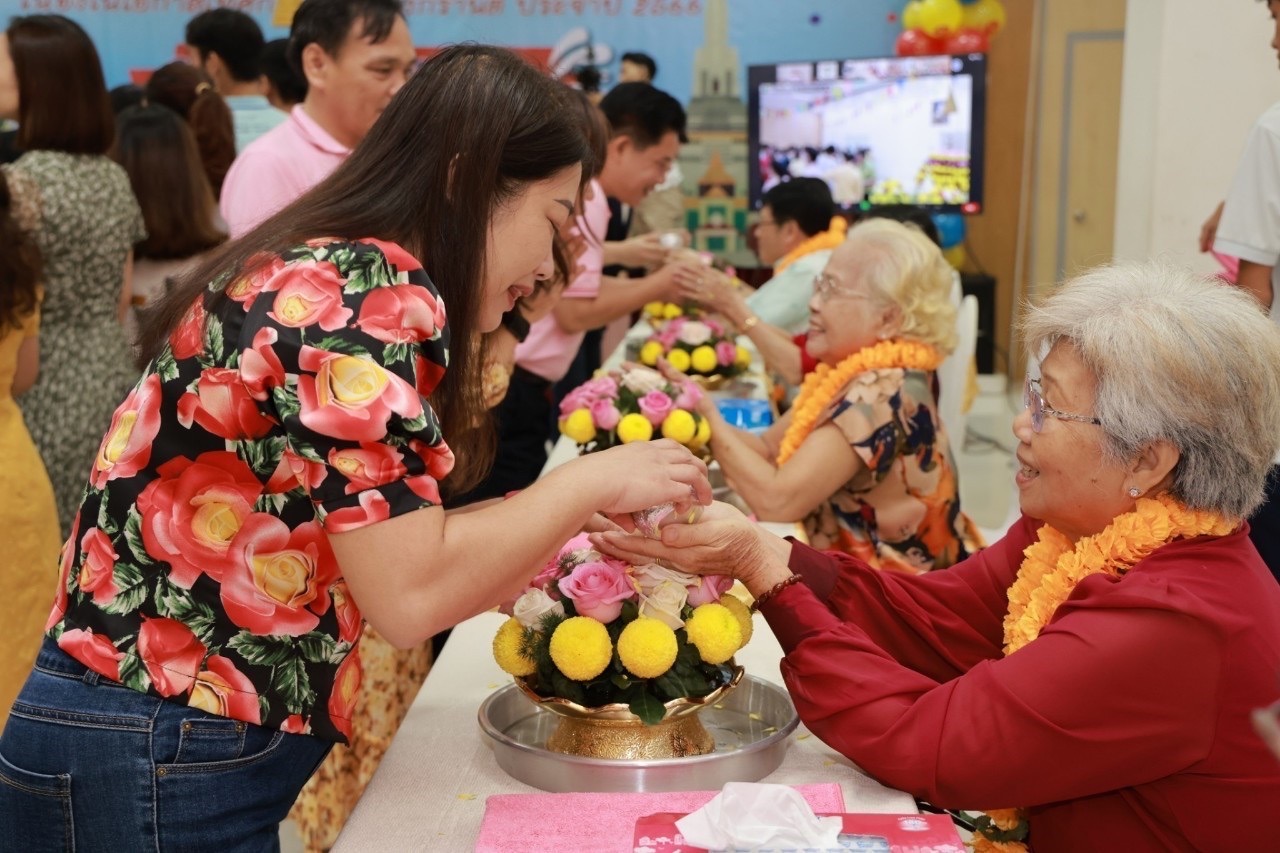 'ซี.พี.เวียดนาม' ร้อยเรียงใจ สืบสานประเพณีสงกรานต์ 2566