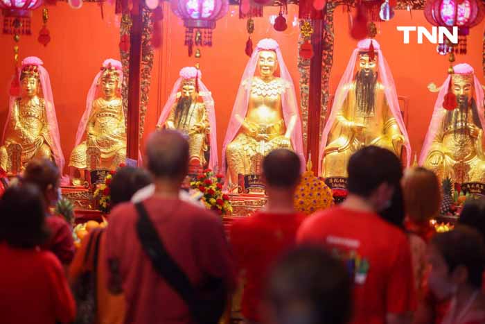 สีแดงทั้งวัดมังกร เสริมสิริมงคล โชคลาภ ในวันตรุษจีน สีแดงทั้งวัดมังกร เสริมสิริมงคล โชคลาภ ในวันตรุษจีน