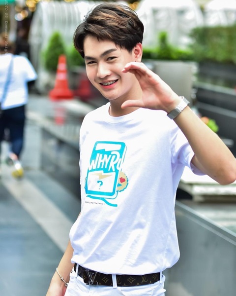 ทำความรู้จัก! ทอยทอย ธนภัทร หนุ่มหล่อชื่อดัง จากซีรีส์วาย ทำความรู้จัก! ทอยทอย ธนภัทร หนุ่มหล่อชื่อดัง จากซีรีส์วาย