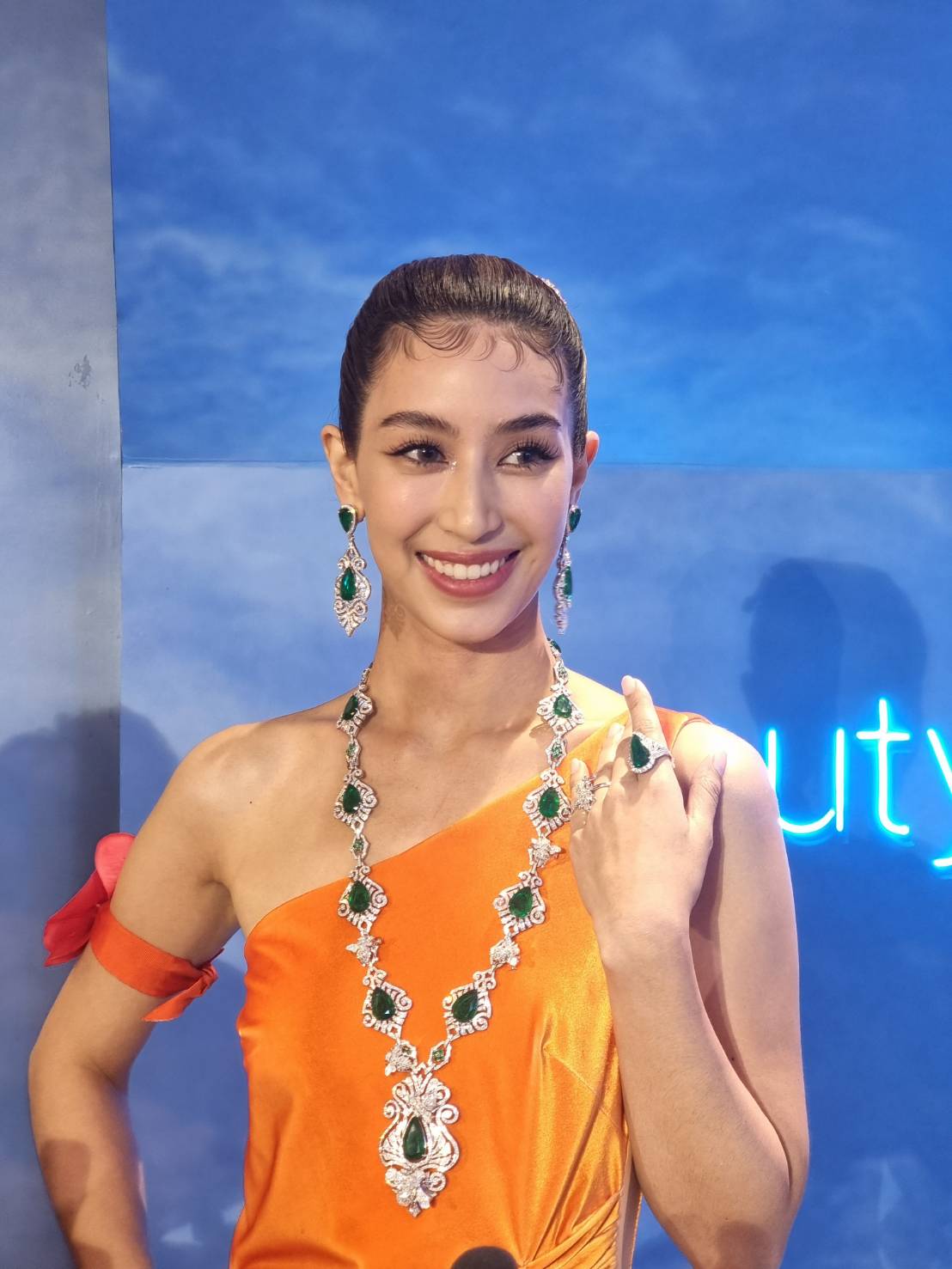 มิ้นต์ ชาลิดา ตอบดราม่า แอฟ ร่วมทานข้าวกับครอบครัว สงกรานต์ หลังมีข่าวเลิก แมท มิ้นต์ ชาลิดา ตอบดราม่า แอฟ ร่วมทานข้าวกับครอบครัว สงกรานต์ หลังมีข่าวเลิก แมท