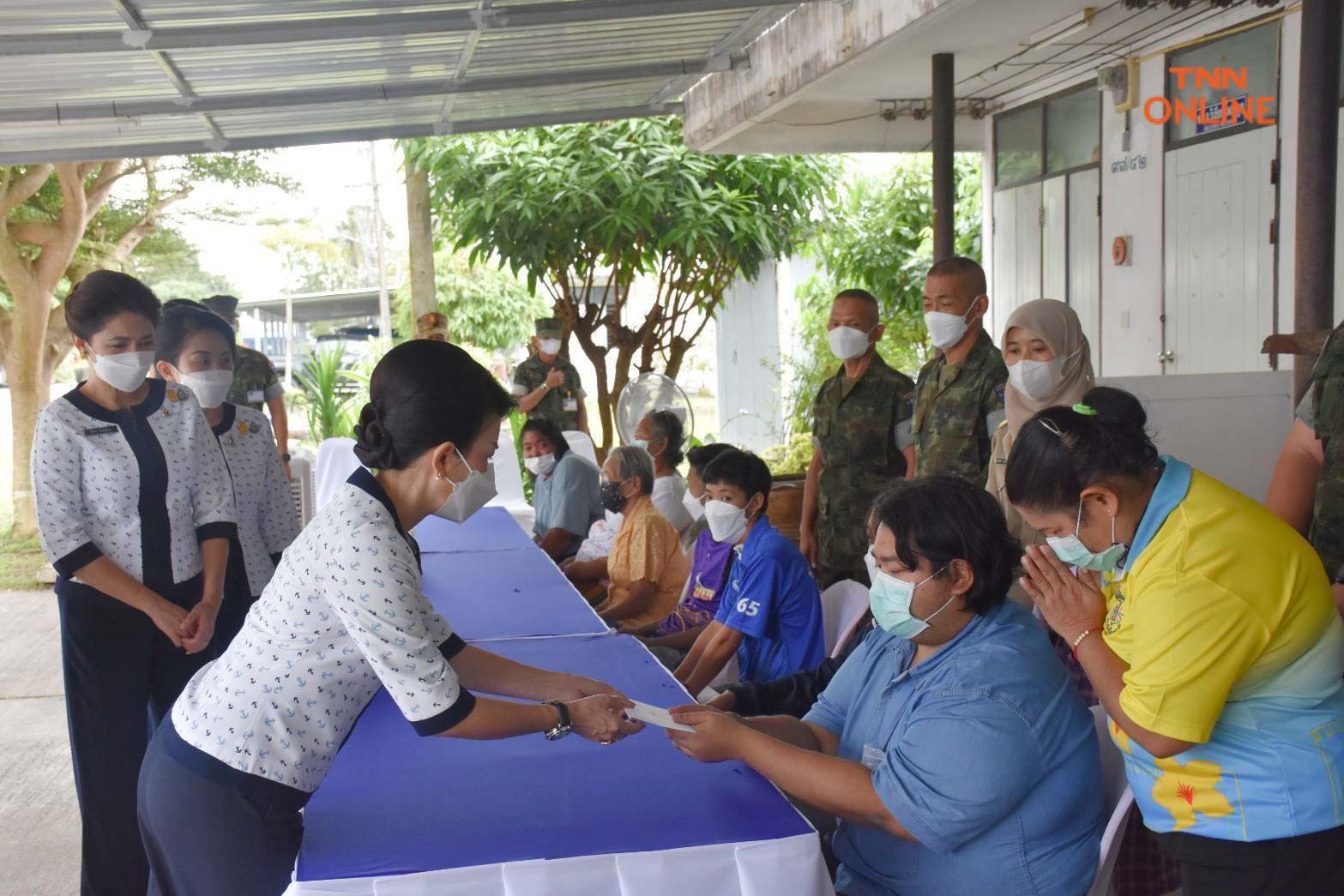 ผบ.ทร. ลงพื้นที่นราธิวาส ตรวจเยี่ยมกำลังพลเน้นย้ำช่วยเหลือ ปชช. ในพื้นที่