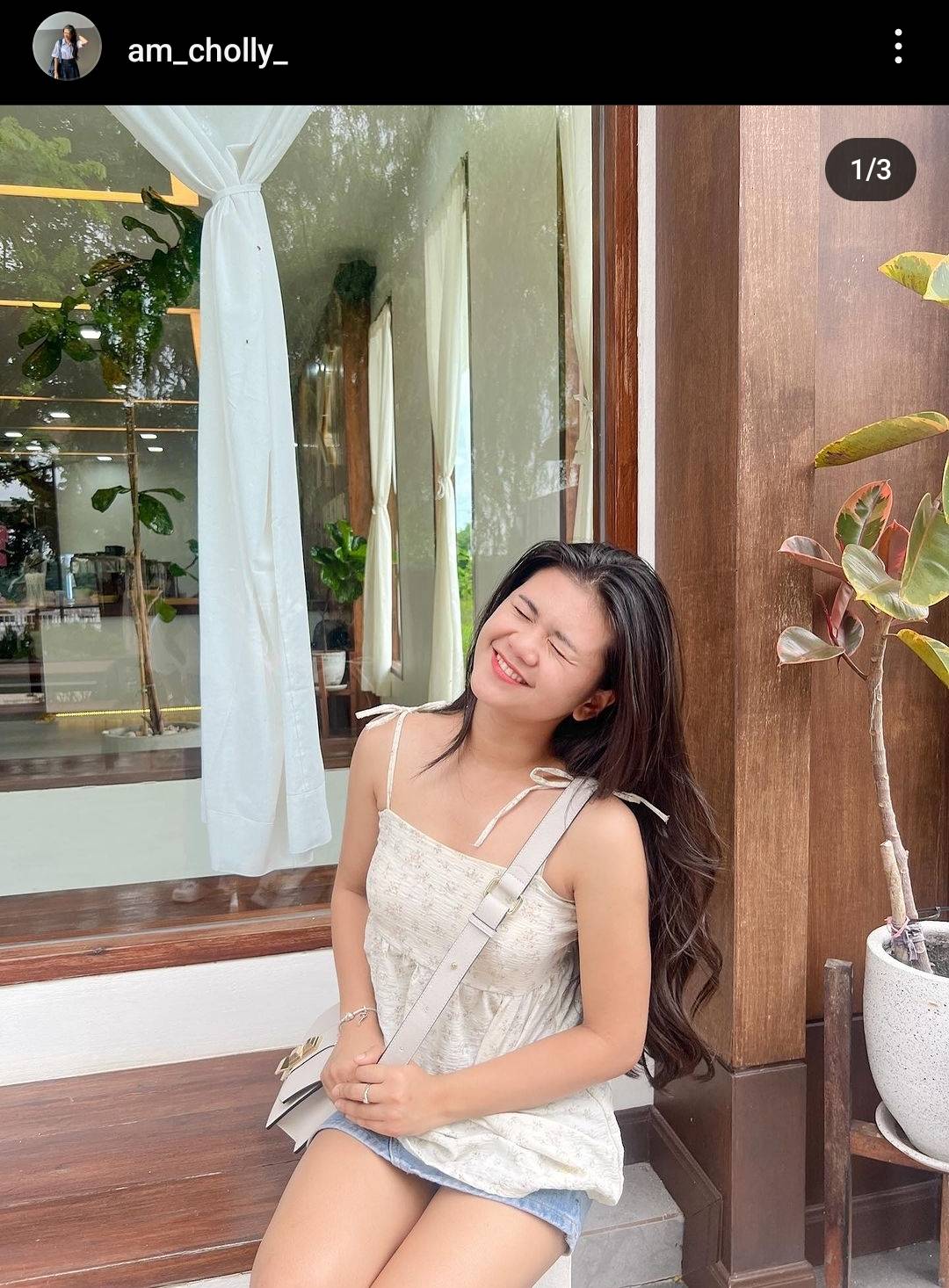 นักร้องดัง แอ้ม ชลธิชา ประสบอุบัติเหตุรถพุ่งชนศาลาข้างทาง