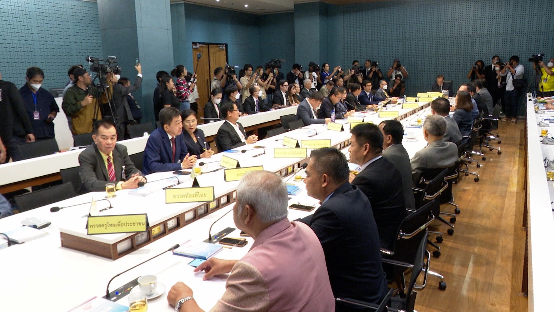 22 ส.ค.ลุ้นโหวต “เศรษฐา” ฝ่าด่าน สว.นั่งนายกฯ คนที่ 30 22 ส.ค.ลุ้นโหวต “เศรษฐา” ฝ่าด่าน สว.นั่งนายกฯ คนที่ 30