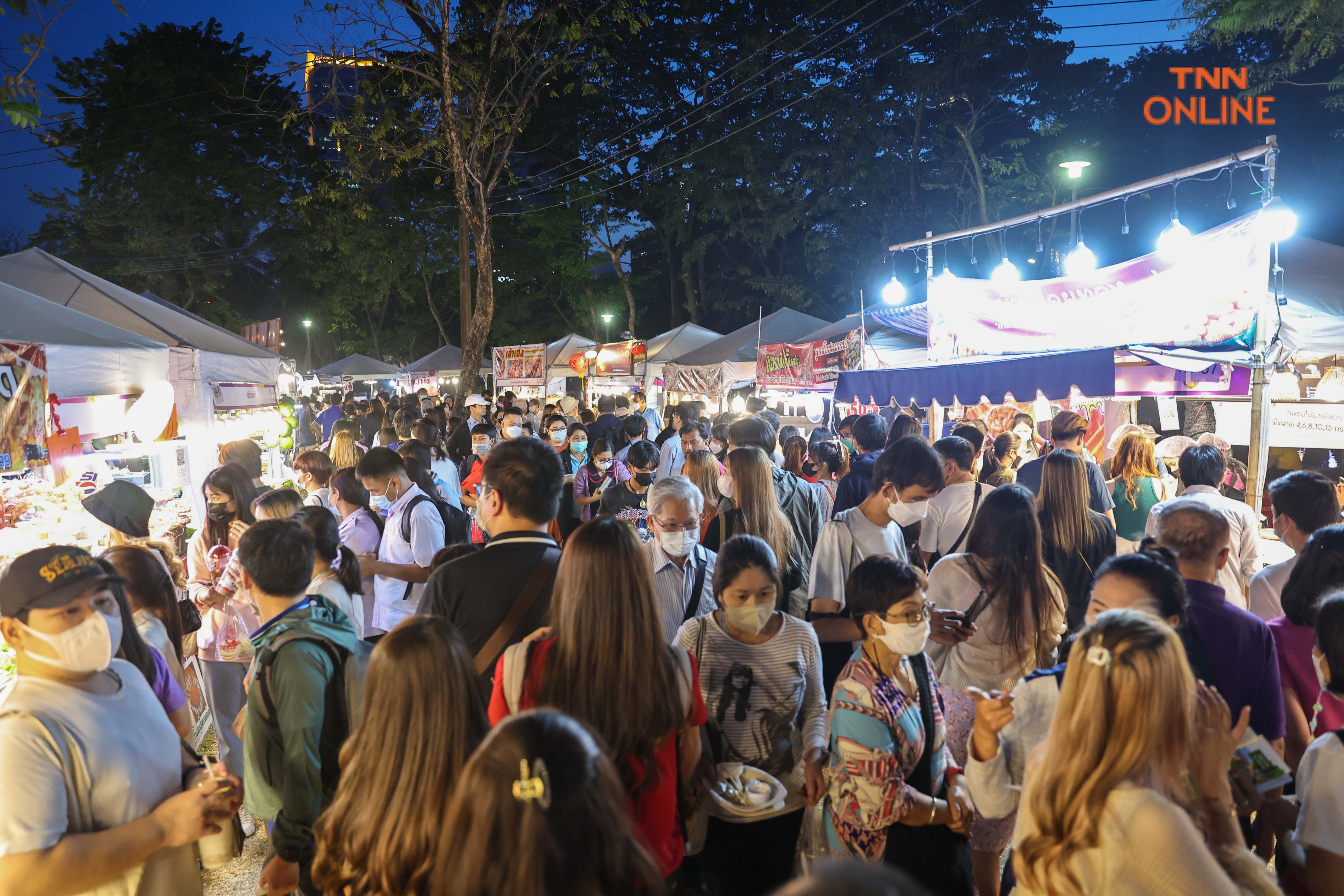 เที่ยว ช้อป กาชาด 2565 ประชาชนทยอยเข้าร่วมงานแน่นสวนลุมพินี เที่ยว ช้อป กาชาด 2565 ประชาชนทยอยเข้าร่วมงานแน่นสวนลุมพินี