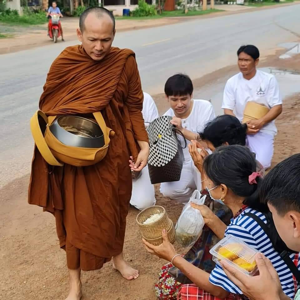 ความสุขวัย 41 ปี ไผ่ พงศธร เคลียร์งานไปปฏิบัติธรรมในวันเกิด