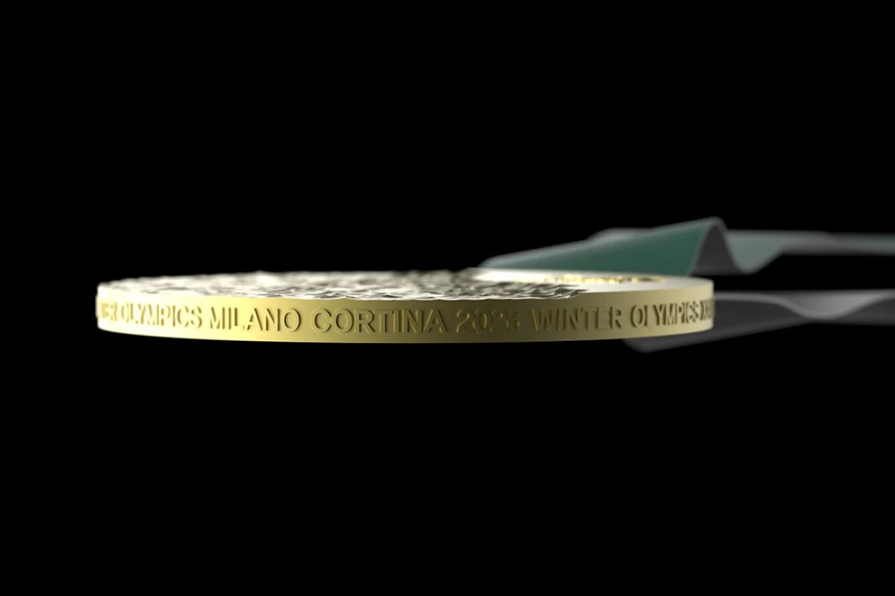 มิลานโชว์ดีไซต์ เหรียญโอลิมปิกฤดูหนาว ปี 2026... แรงบันดาลใจจากยอดเขาของอิตาลีตอนเหนือ มิลานโชว์ดีไซต์ เหรียญโอลิมปิกฤดูหนาว ปี 2026... แรงบันดาลใจจากยอดเขาของอิตาลีตอนเหนือ