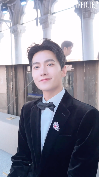 หยุดหวีดไม่ได้!! 'ชมพู่ อารยา' กระทบไหล่ 'หยางหยาง' พระเอกซุปตาร์จีน ที่เวนิส หยุดหวีดไม่ได้!! 'ชมพู่ อารยา' กระทบไหล่ 'หยางหยาง' พระเอกซุปตาร์จีน ที่เวนิส