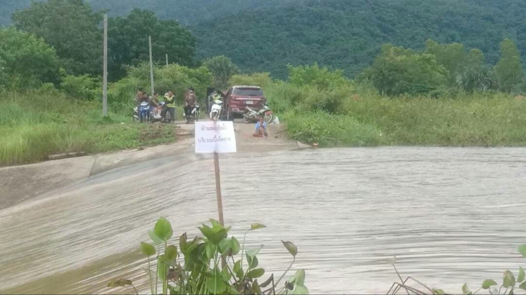 ฝนถล่มปราจีน น้ำป่าเขาใหญ่-ทับลาน หลากท่วมหมู่บ้านตีนเขา