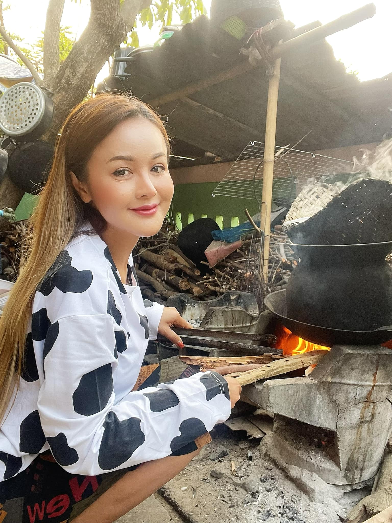 ลำยอง หนองหินห่าว ให้อภัยเกรียนคีย์บอร์ดหลังรู้ว่าป่วยจิต แต่คดีว่าไปตามกฏหมาย ลำยอง หนองหินห่าว ให้อภัยเกรียนคีย์บอร์ดหลังรู้ว่าป่วยจิต แต่คดีว่าไปตามกฏหมาย