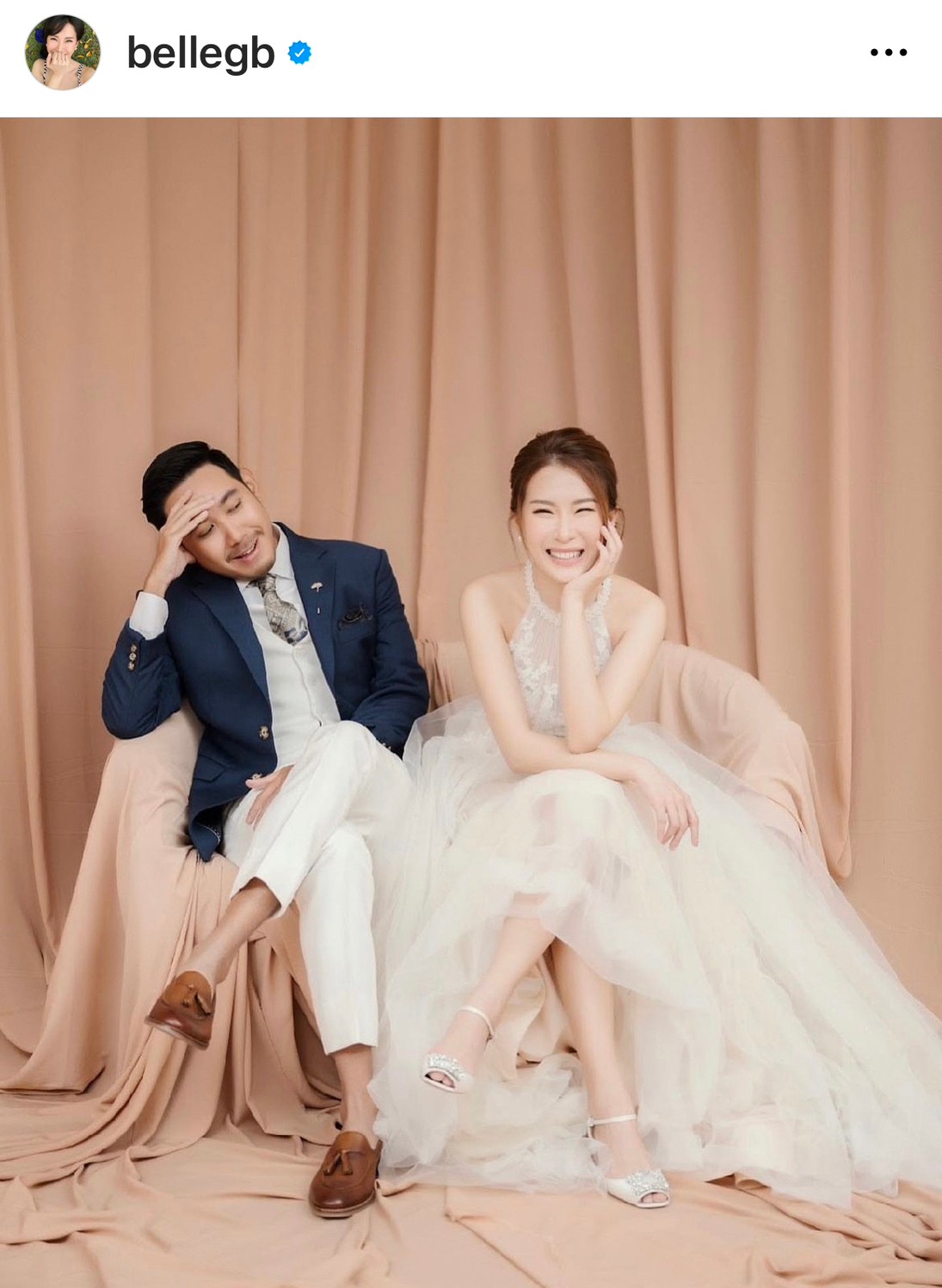 เบลล์ มนัญญา ควงแฟนหนุ่มนอกวงการ เข้าพิธีวิวาห์สุดชื่นมื่น 