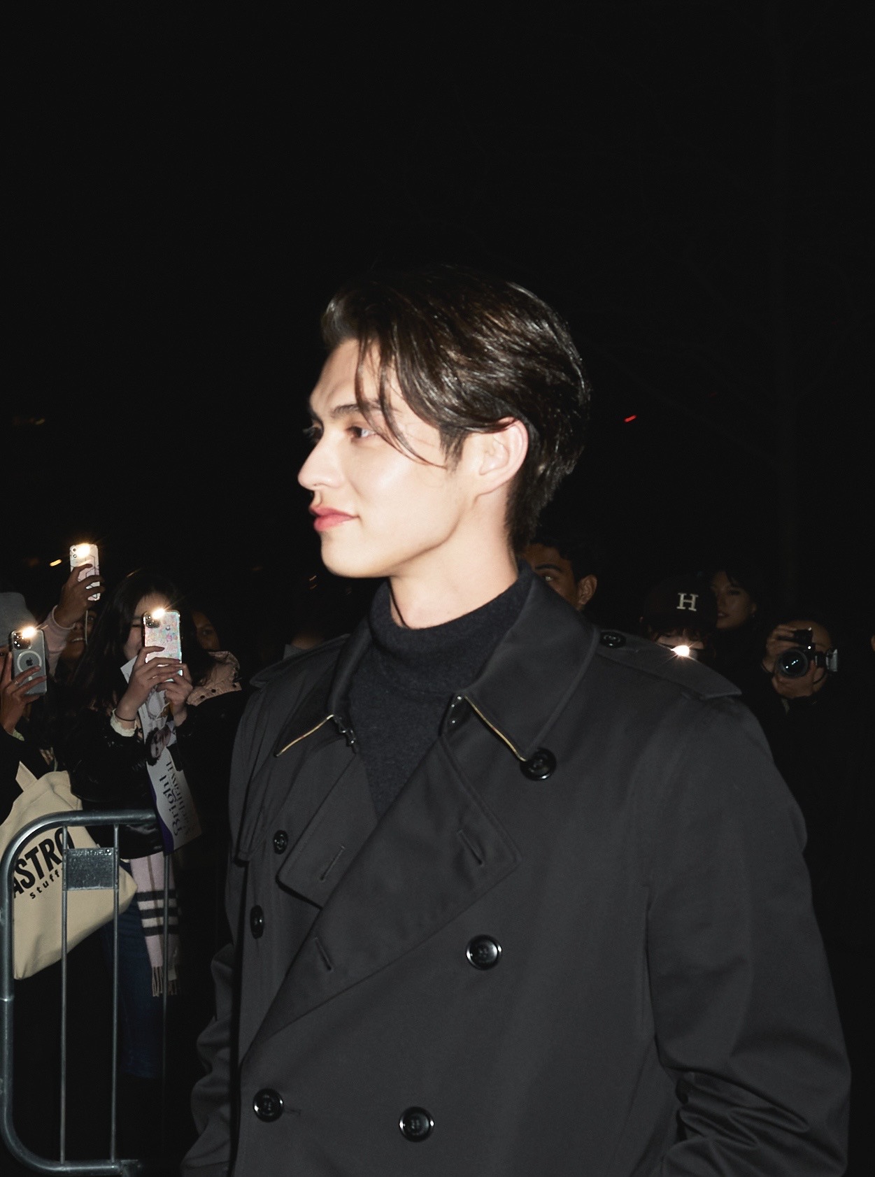 หล่อปังระดับโลก!! ประมวลลุค 'ไบร์ท วชิรวิชญ์' ประชันซุปตาร์โลก ชมแฟชั่นโชว์ลอนดอน หล่อปังระดับโลก!! ประมวลลุค 'ไบร์ท วชิรวิชญ์' ประชันซุปตาร์โลก ชมแฟชั่นโชว์ลอนดอน