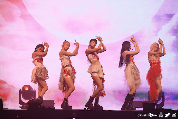 ‘มินนี่ ณิชา’ และ (G)I-DLE!! จัดเต็มคอนเสิร์ตเดี่ยวครั้งแรกในไทย ‘มินนี่ ณิชา’ และ (G)I-DLE!! จัดเต็มคอนเสิร์ตเดี่ยวครั้งแรกในไทย