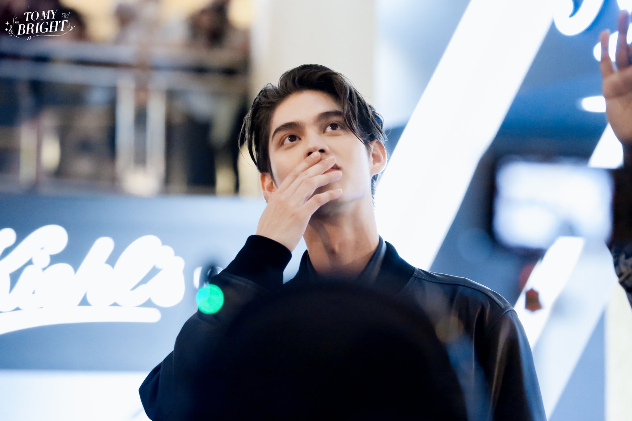 หล่อห้างแตก!! ‘ไบร์ท วชิรวิชญ์’ ลัดฟ้าเสิร์ฟฟินสบตาแฟนๆ ที่มาเลเซีย หล่อห้างแตก!! ‘ไบร์ท วชิรวิชญ์’ ลัดฟ้าเสิร์ฟฟินสบตาแฟนๆ ที่มาเลเซีย