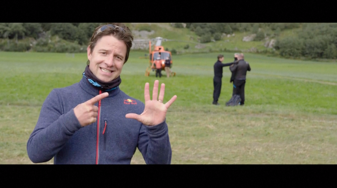 หวาดเสียวสุดๆ!! 'ทอม ครูซ' ซิ่งสองล้อข้ามสะพานขาดดิ่งหน้าผาใน Mission: Impossible 7
