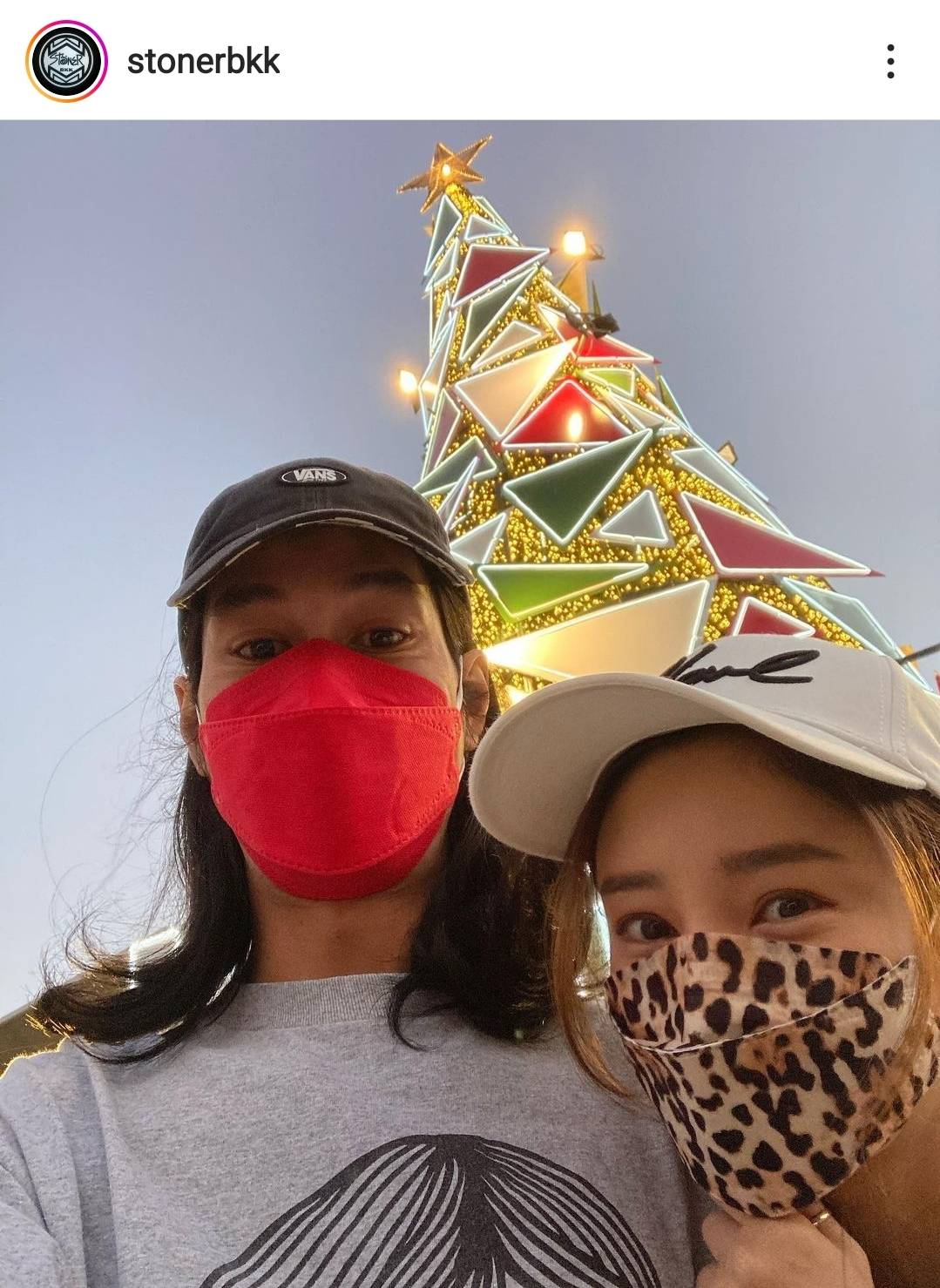 แทนความรักและคิดถึง เบิร์ด สักรูปใบหน้า แตงโม ไว้ที่หน้าอก