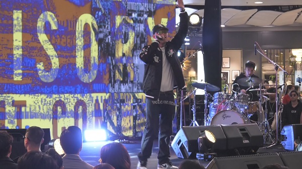 “ป๊อก ภัสสรกรณ์” ลุยเปิดค่ายเพลง พร้อมเผยโฉมศิลปินในสังกัดครั้งแรก   (มีคลิป)