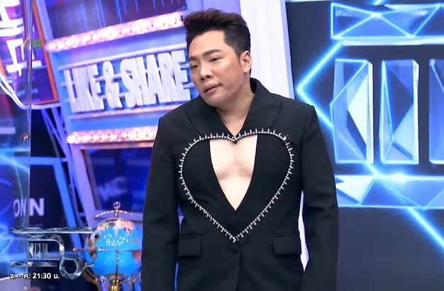 มดดำ ลั่น! กลางรายการ เอ-อั้ม พร้อมถอนตัวเป็นเจ้าภาพงานศพ แตงโม 