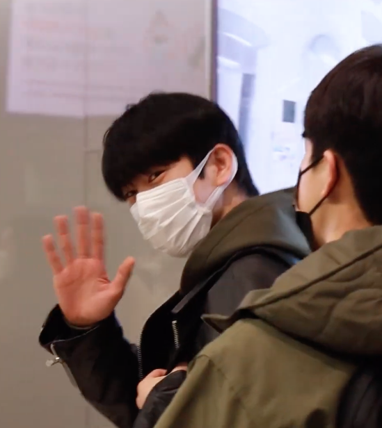 คิดถึงไม่ไหว!! แฟนๆ ติดแฮชแท็กรอต้อนรับ ‘จินยอง GOT7’ ลัดฟ้าจัดแฟนมีตในไทย