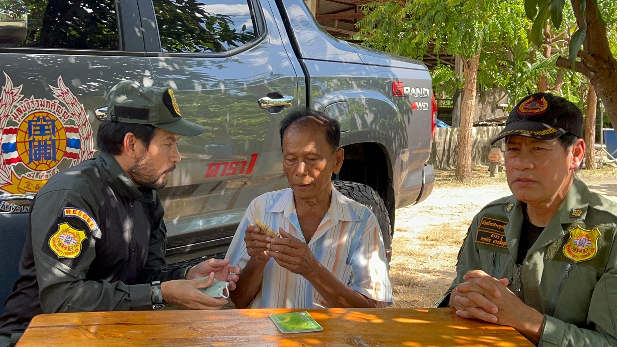 บิณฑ์-ไทด์ รุดช่วย โฆษิต นพคุณ นักร้องดังในอดีต หลายโรครุมเร้า พิษโควิดทำไร้งานถึง 3 ปี