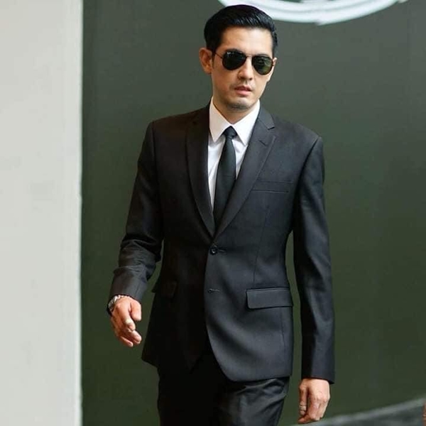 หนุ่ม ศรราม กราบเท้าแม่ ขอพรในวันเกิด อายุครบ 48 ปี