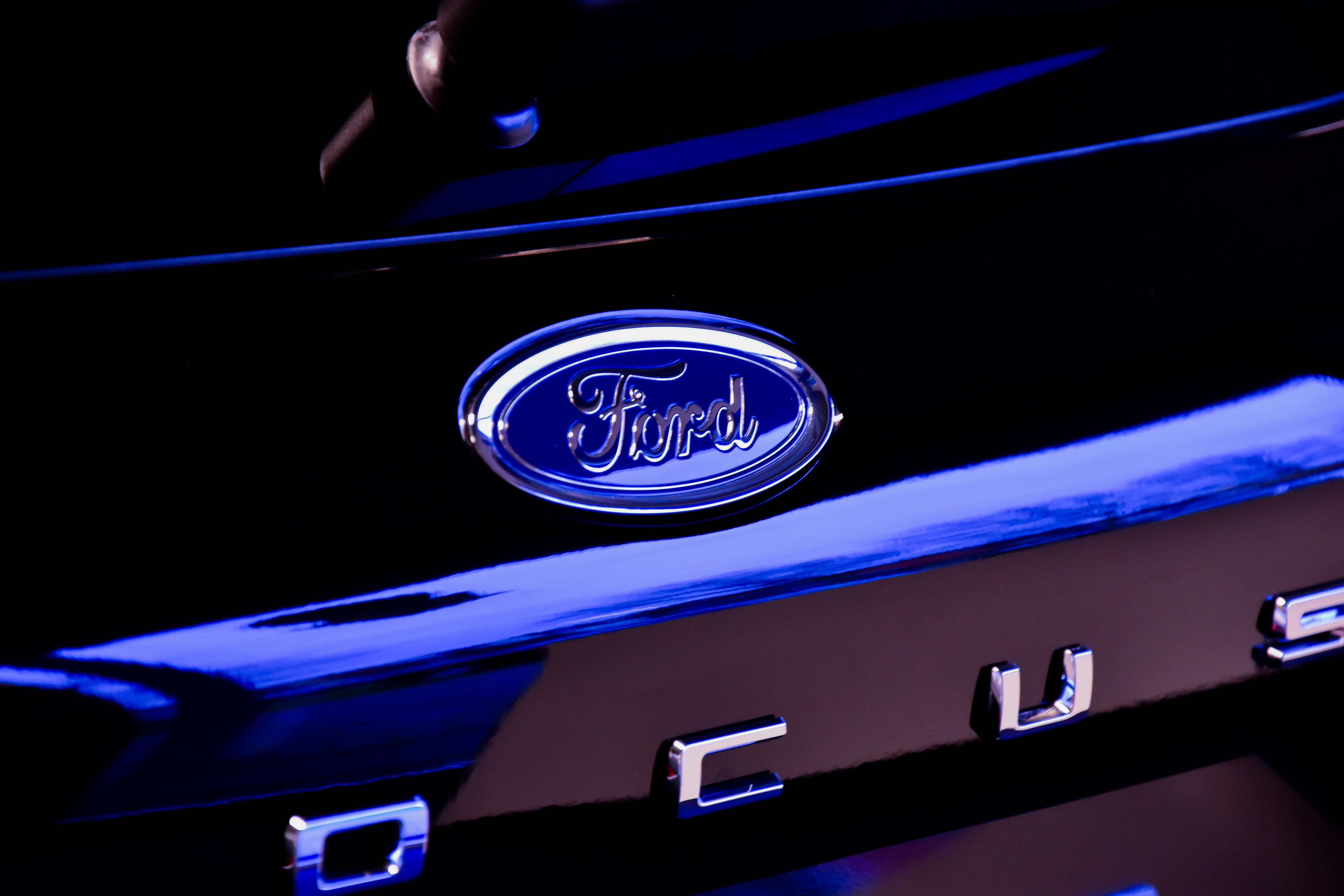 น้ำหอมกลิ่นน้ำมันรถ Ford จัดให้ เผื่อใครคิดถึง!