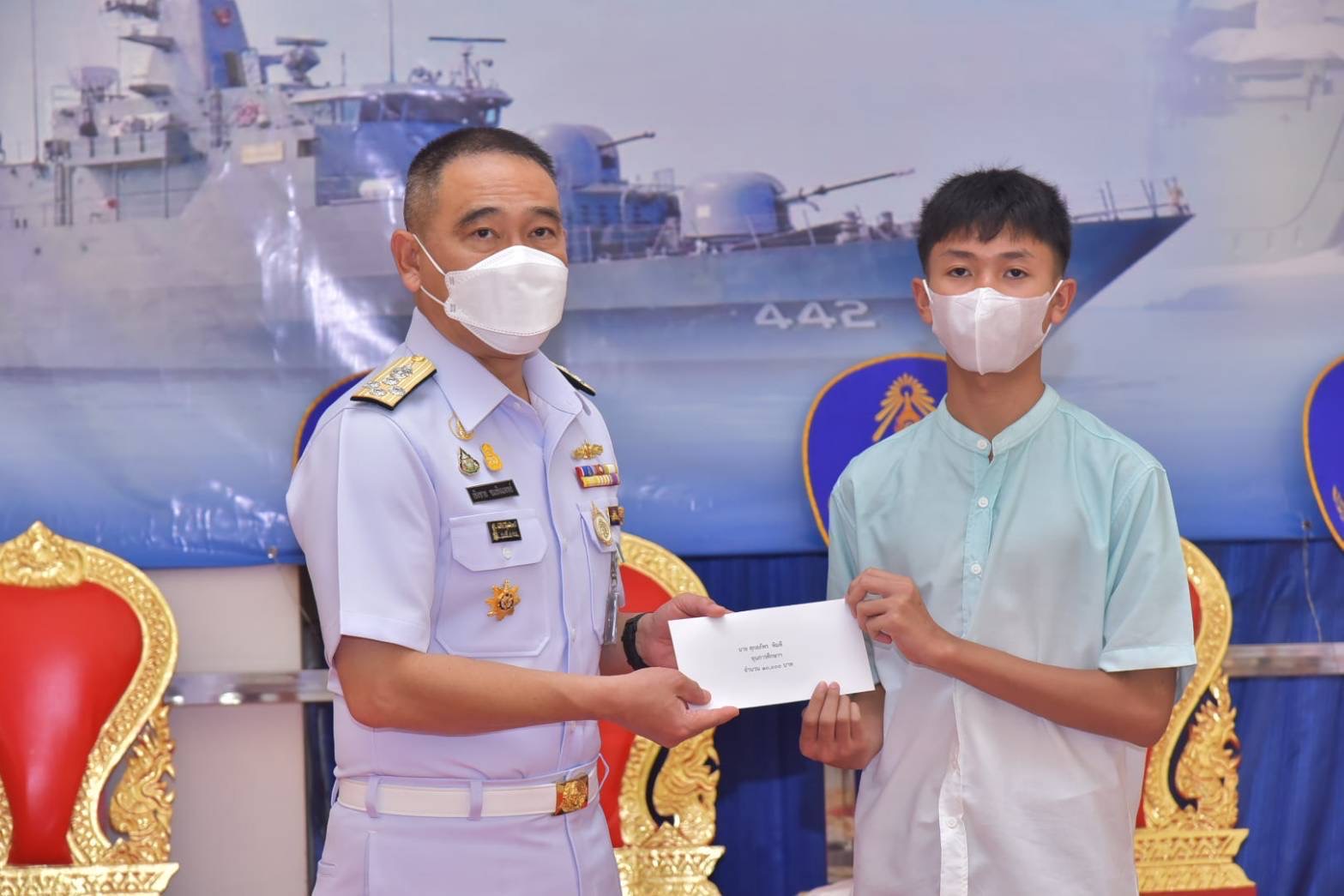 ผบ.ทร.ทำบุญครบ 100 วัน กำลังพลที่เสียชีวิตจากเรือหลวงสุโขทัยอับปาง ผบ.ทร.ทำบุญครบ 100 วัน กำลังพลที่เสียชีวิตจากเรือหลวงสุโขทัยอับปาง