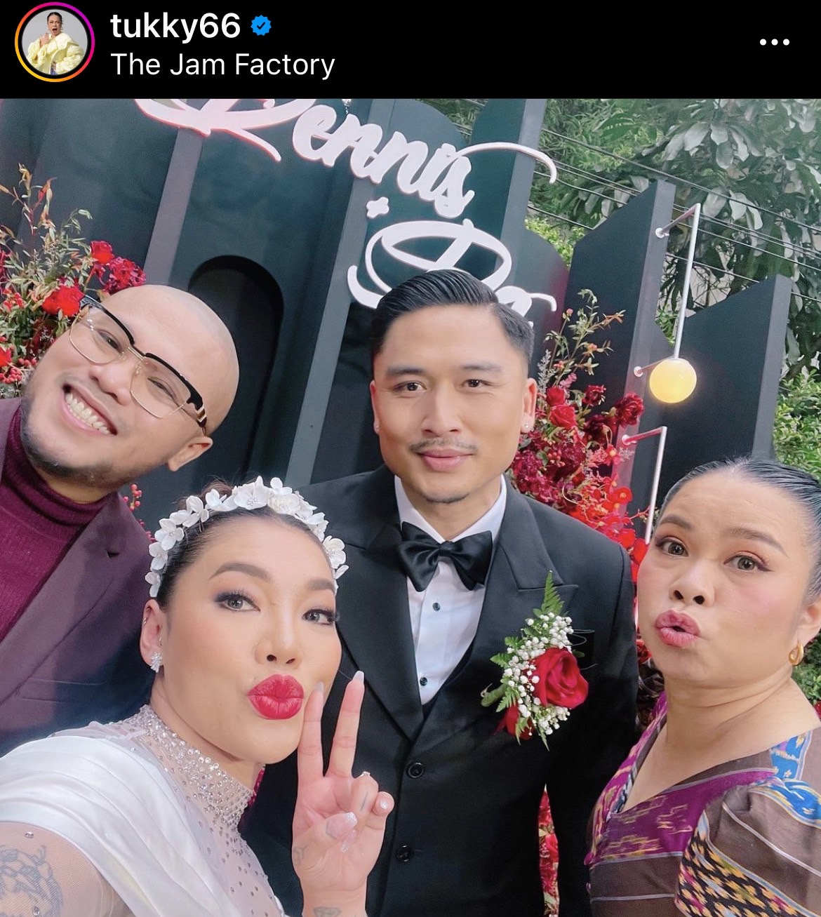 ดา เอ็นโดรฟิน ควง เดนนิส ไทยคูน ฉลองวิวาห์สุดชื่นมื่น!! ดา เอ็นโดรฟิน ควง เดนนิส ไทยคูน ฉลองวิวาห์สุดชื่นมื่น!!