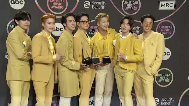 ทำหรือไม่ทำ?!! โลกจับตาเกาหลีจ่อทำสำรวจความเห็นวง BTS ควรได้เว้นเกณฑ์ทหารหรือไม่ ทำหรือไม่ทำ?!! โลกจับตาเกาหลีจ่อทำสำรวจความเห็นวง BTS ควรได้เว้นเกณฑ์ทหารหรือไม่