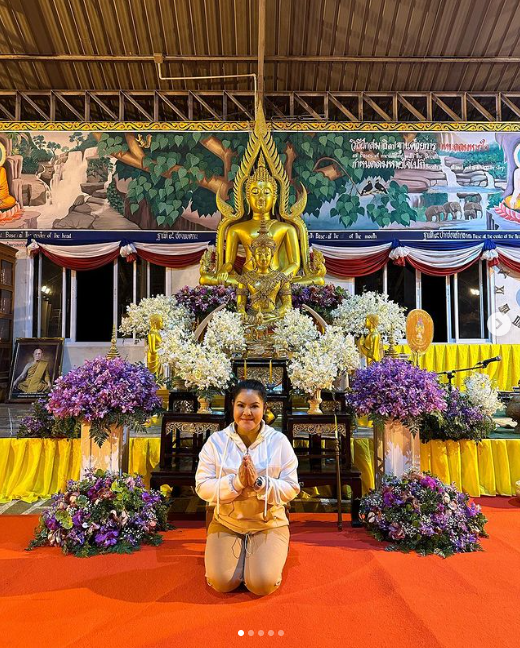 “ฮาย อาภาพร” ทำบุญหนักพักผ่อนน้อย จนมีปัญหาดวงตา (มีคลิป)