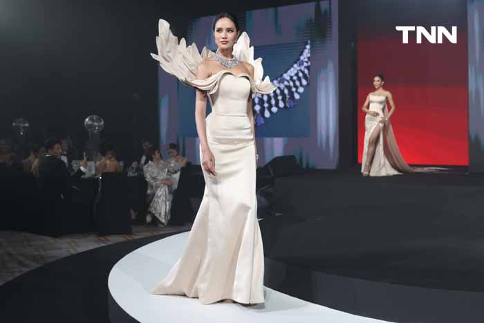 เปิดตัว MOUAWAD “Starlight Crown” มงกุฎประจำตำแหน่ง “MUT 2024” เปิดตัว MOUAWAD “Starlight Crown” มงกุฎประจำตำแหน่ง “MUT 2024”