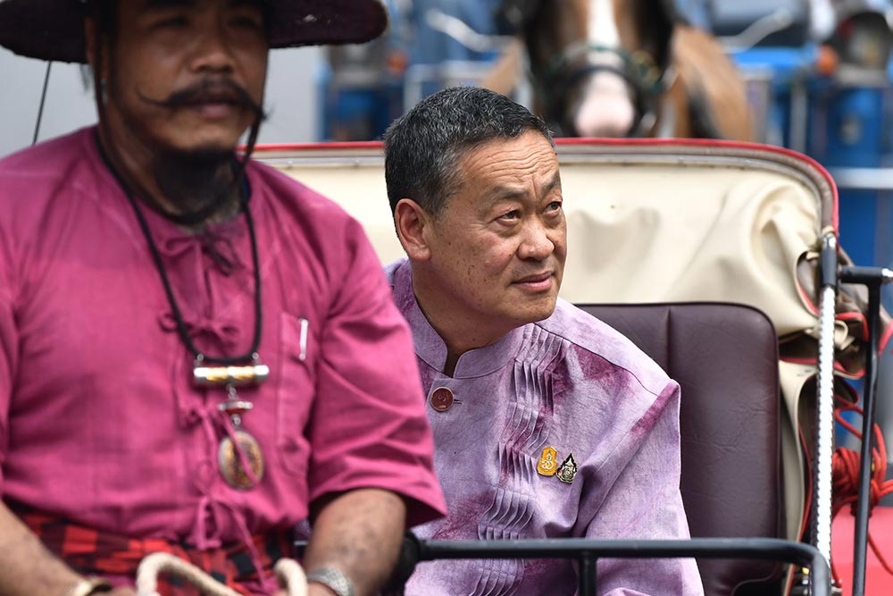 นายกฯ นั่งรถม้าลำปาง ขอให้ช่วยกันสนับสนุนเอกลักษณ์ชาวลำปางไม่ให้สูญหาย นายกฯ นั่งรถม้าลำปาง ขอให้ช่วยกันสนับสนุนเอกลักษณ์ชาวลำปางไม่ให้สูญหาย