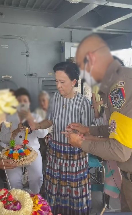 พิธีเก็บอัฐิและลอยอังคาร ต้อย เศรษฐา ศิระฉายา ศิลปินแห่งชาติ พิธีเก็บอัฐิและลอยอังคาร ต้อย เศรษฐา ศิระฉายา ศิลปินแห่งชาติ