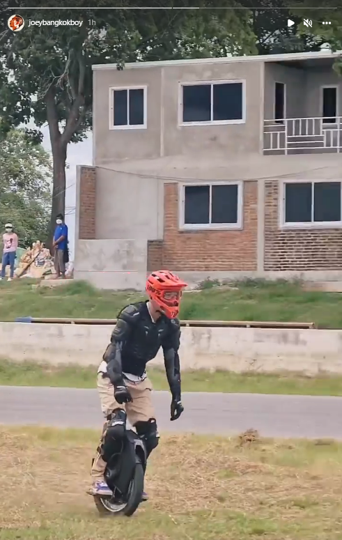 ไปให้สุด! โจอี้ บอย เข้าร่วมแข่งขันล้อเดียวไฟฟ้าครั้งแรกในชีวิต ไปให้สุด! โจอี้ บอย เข้าร่วมแข่งขันล้อเดียวไฟฟ้าครั้งแรกในชีวิต