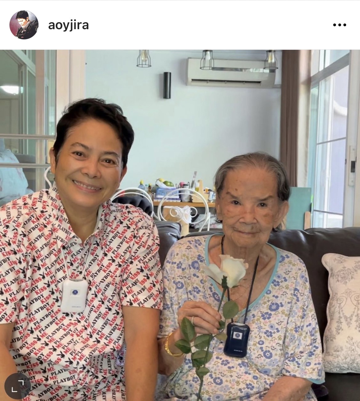 100 ปีแล้วไง! คุณยายมารศรี โชว์สเต็ปการต่อยมวยกับลูกสาว บอกเลยฟิตเปี๊ยะ 100 ปีแล้วไง! คุณยายมารศรี โชว์สเต็ปการต่อยมวยกับลูกสาว บอกเลยฟิตเปี๊ยะ