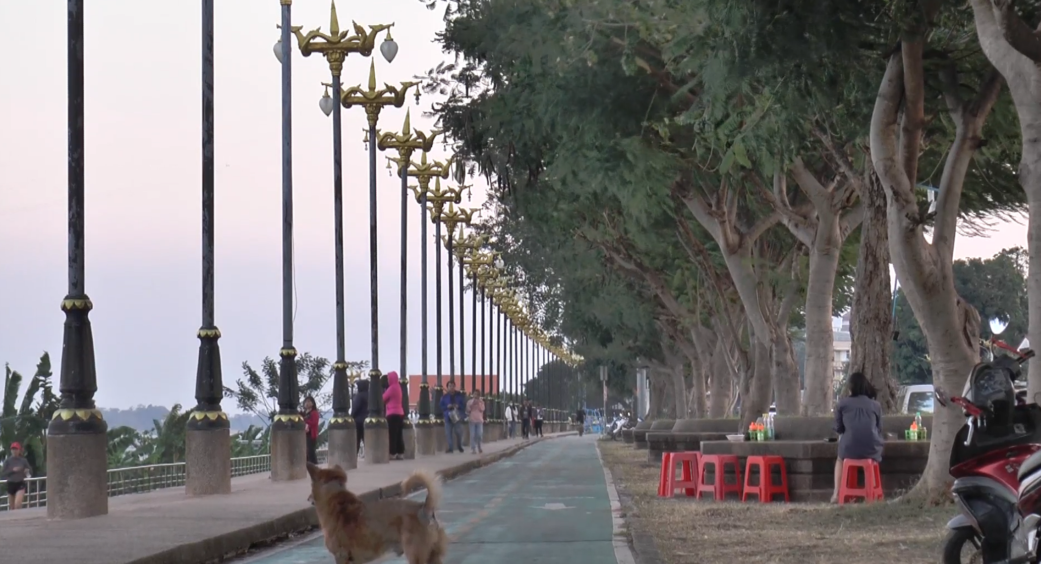 นครพนมหนาวสุดรอบปี อุณหภูมิเหลือ 15 องศาฯ คนเที่ยวริมโขงคึกคัก นครพนมหนาวสุดรอบปี อุณหภูมิเหลือ 15 องศาฯ คนเที่ยวริมโขงคึกคัก