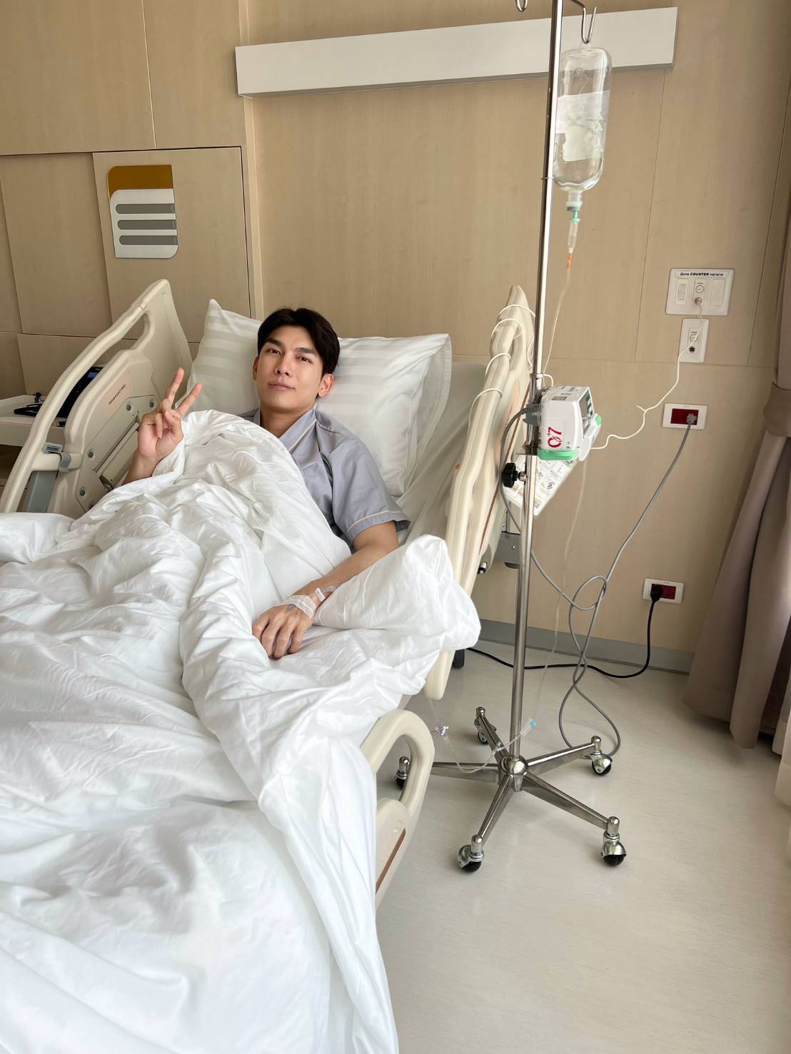 แฟนๆส่งกำลังใจ มิว ศุภศิษฏ แอ็ดมิทโรงพยาบาล หลังมีอาการปวดท้องอย่างรุนแรง