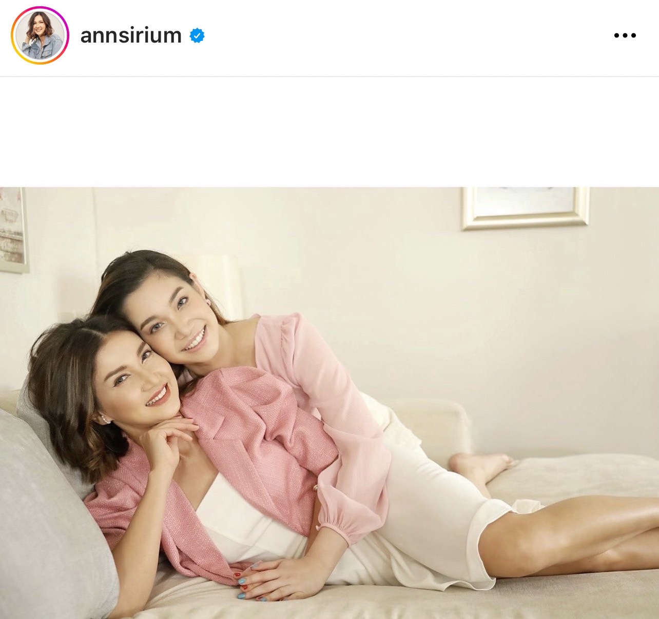 แอน สิเรียม ไม่ยุ่งเรื่องรักลูกสาว ด้าน นนนี่ ยืนยัน ยังโสดสนิท มองรักครั้งเก่าเป็นบทเรียน แอน สิเรียม ไม่ยุ่งเรื่องรักลูกสาว ด้าน นนนี่ ยืนยัน ยังโสดสนิท มองรักครั้งเก่าเป็นบทเรียน