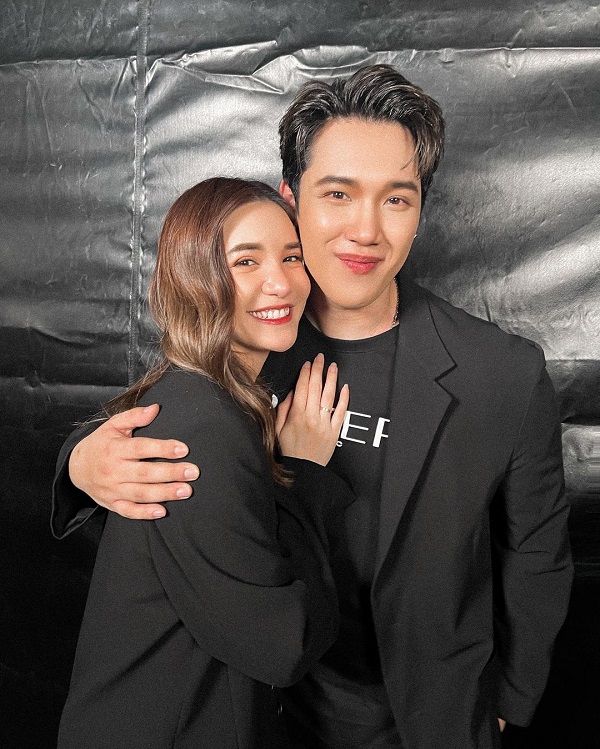 “ดาว – แกงส้ม” ยืนยันความรักยังหวานดีอยู่ (มีคลิป)