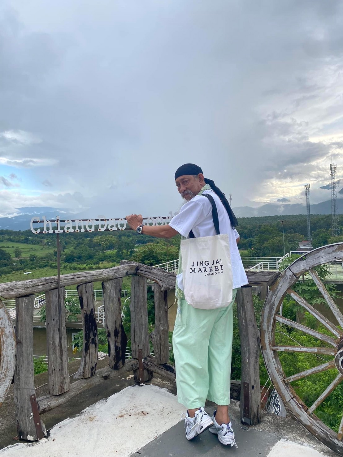 พี่น้องเชิญยิ้ม เผยเรื่องราวชีวิต โป๊งเหน่ง เชิญยิ้ม และฝีมือการเป็นตลกระดับครู 