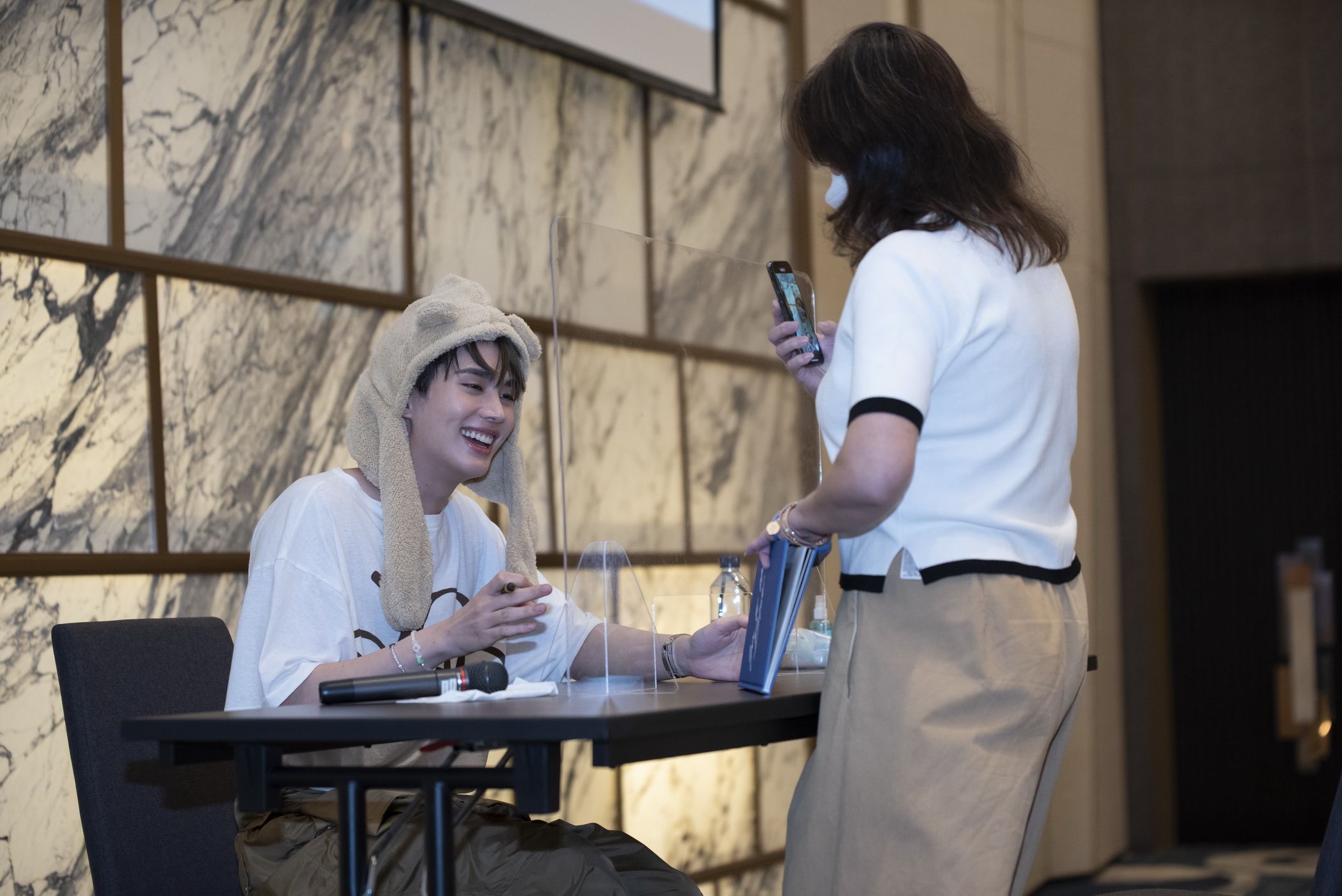 “อิน สาริน” มอบความสุข กับ “INN Sarin 1st Exclusive Fansign Event” “อิน สาริน” มอบความสุข กับ “INN Sarin 1st Exclusive Fansign Event”