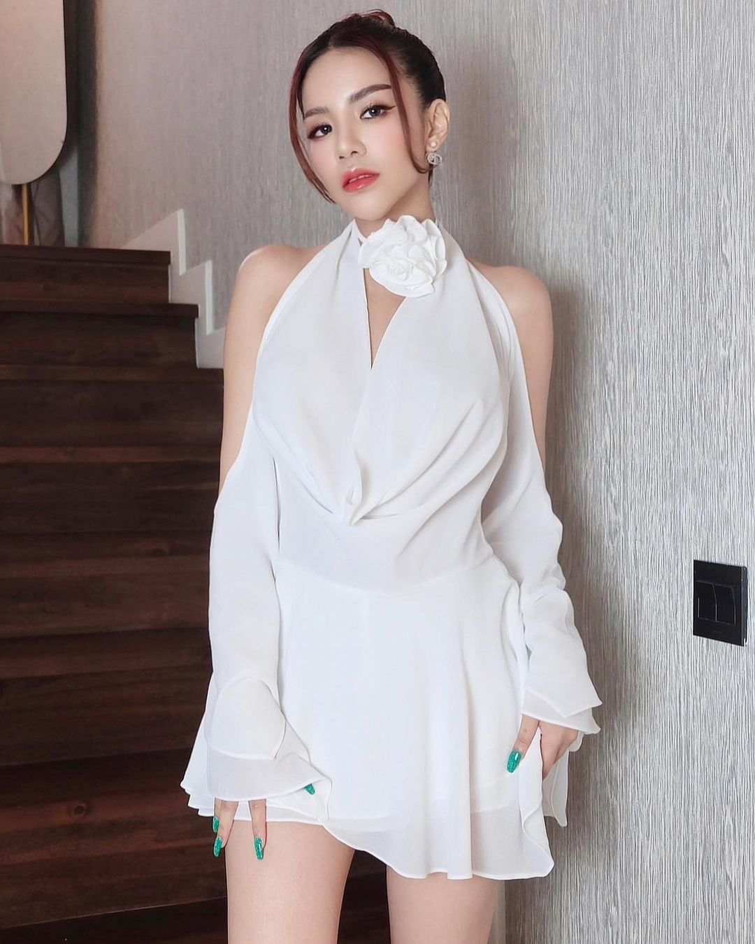 ศาลให้ประกันตัว ใบเตย ยื่นหลักทรัพย์ 5 ล้านบาท แต่ต้องใส่กำไล EM ศาลให้ประกันตัว ใบเตย ยื่นหลักทรัพย์ 5 ล้านบาท แต่ต้องใส่กำไล EM