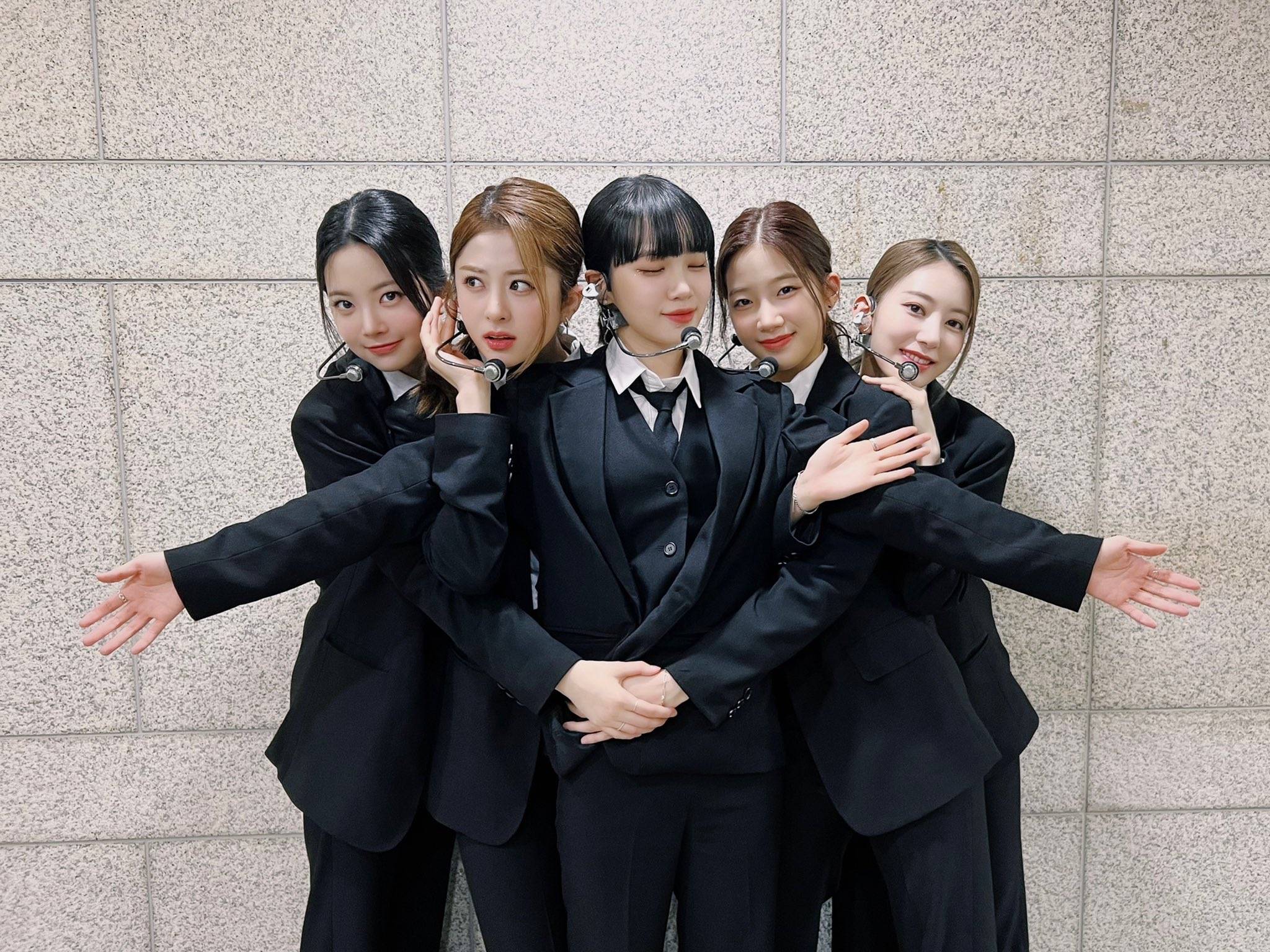 LE SSRAFIM เหลือสมาชิก 5 คนแล้ว หลังค่าย HYBE ยกเลิกสัญญากับ คิมการัม LE SSRAFIM เหลือสมาชิก 5 คนแล้ว หลังค่าย HYBE ยกเลิกสัญญากับ คิมการัม