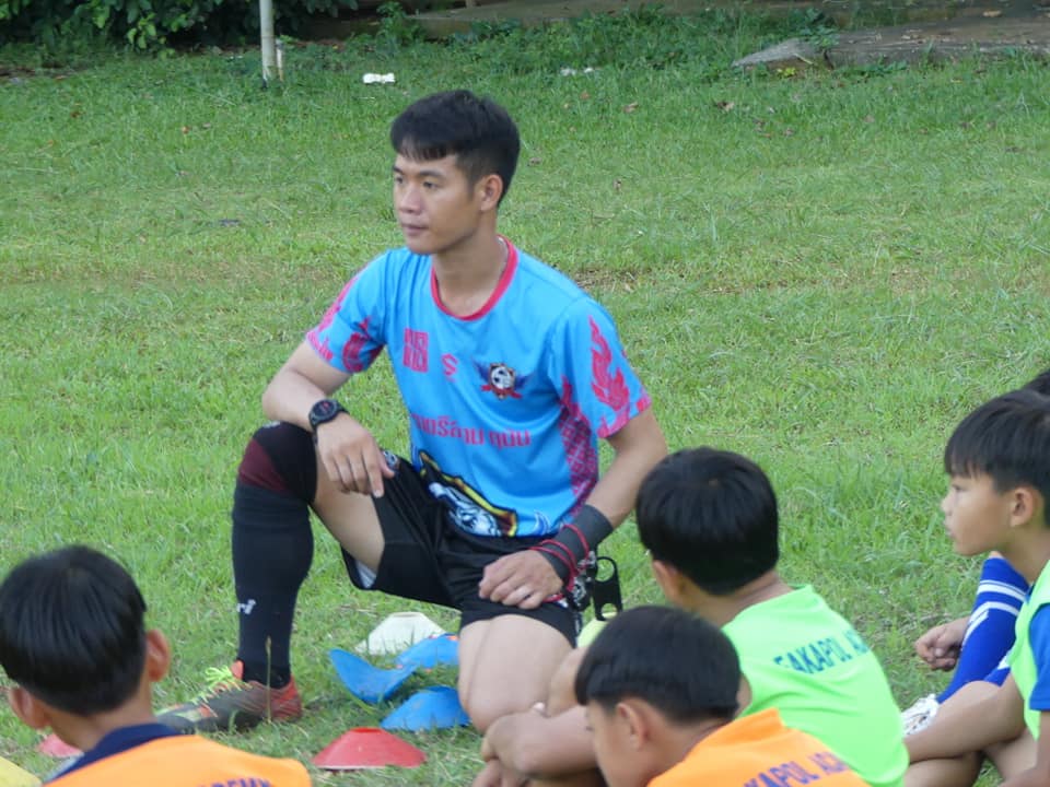 เปิดข้อความ โค้ชเอก โพสต์อาลัย น้องดอม แบบอย่างนักสู้ที่ไม่ยอมย่อท้อ เปิดข้อความ โค้ชเอก โพสต์อาลัย น้องดอม แบบอย่างนักสู้ที่ไม่ยอมย่อท้อ