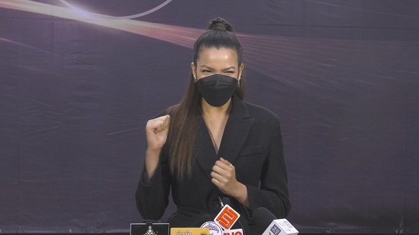 “ฟ้าใส ปวีณสุดา” รับหน้าที่โค้ชส่งหนุ่ม-สาวสู่เวทีการประกวด  (มีคลิป)