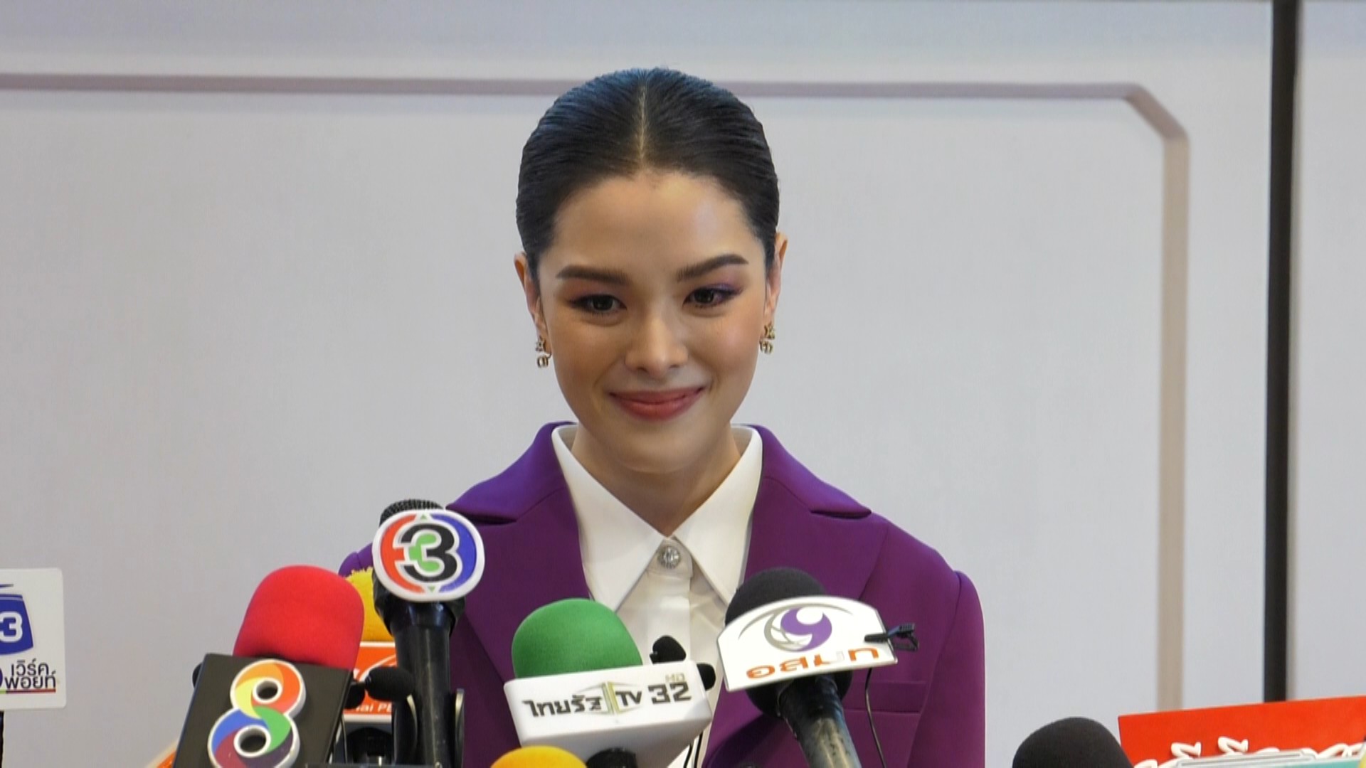 โบ้ยให้ไปถามเจ้าตัว ลีเดีย ยืนยัน พลอย - คลอดีน เลิกกันด้วยดี ไม่รู้เพื่อนจะออกมาพูดเรื่องอะไร