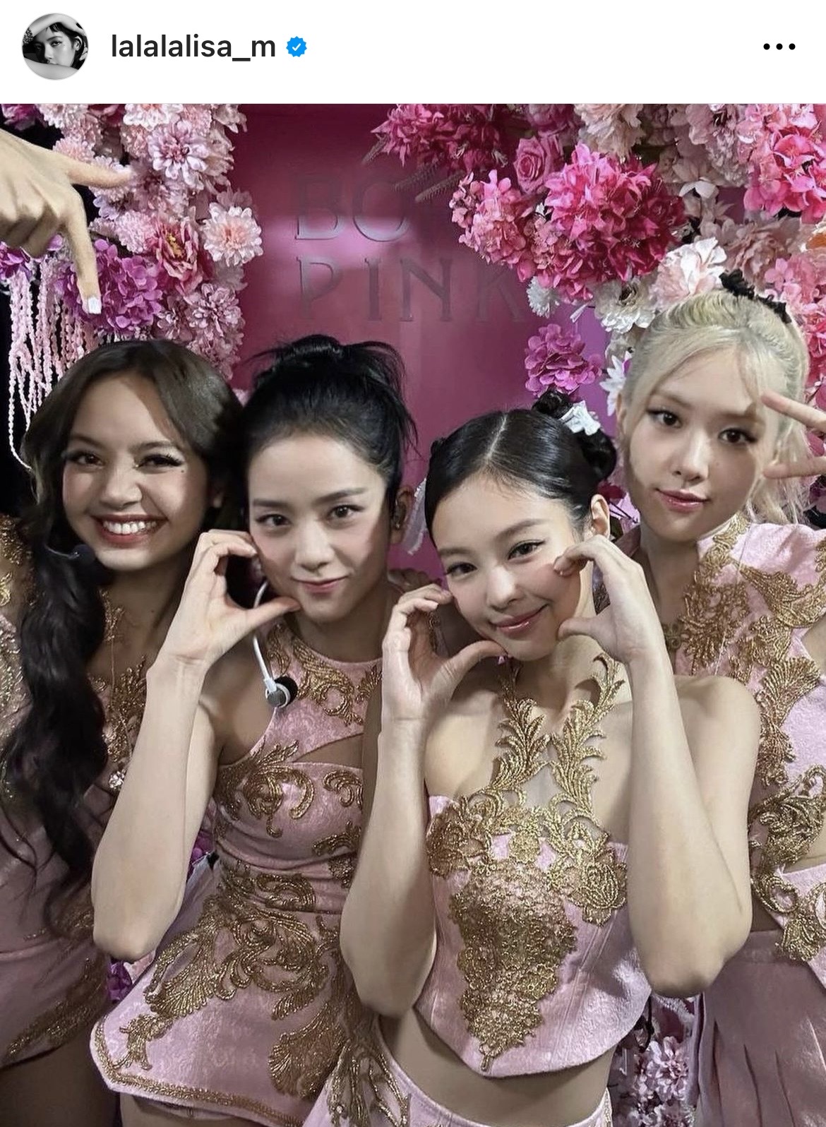 ย้ายค่ายหรือไม่?!! แห่ตีความหลังค่ายเพลง UMG โพสต์ภาพเดี่ยว ‘ลิซ่า BLACKPINK’ ย้ายค่ายหรือไม่?!! แห่ตีความหลังค่ายเพลง UMG โพสต์ภาพเดี่ยว ‘ลิซ่า BLACKPINK’