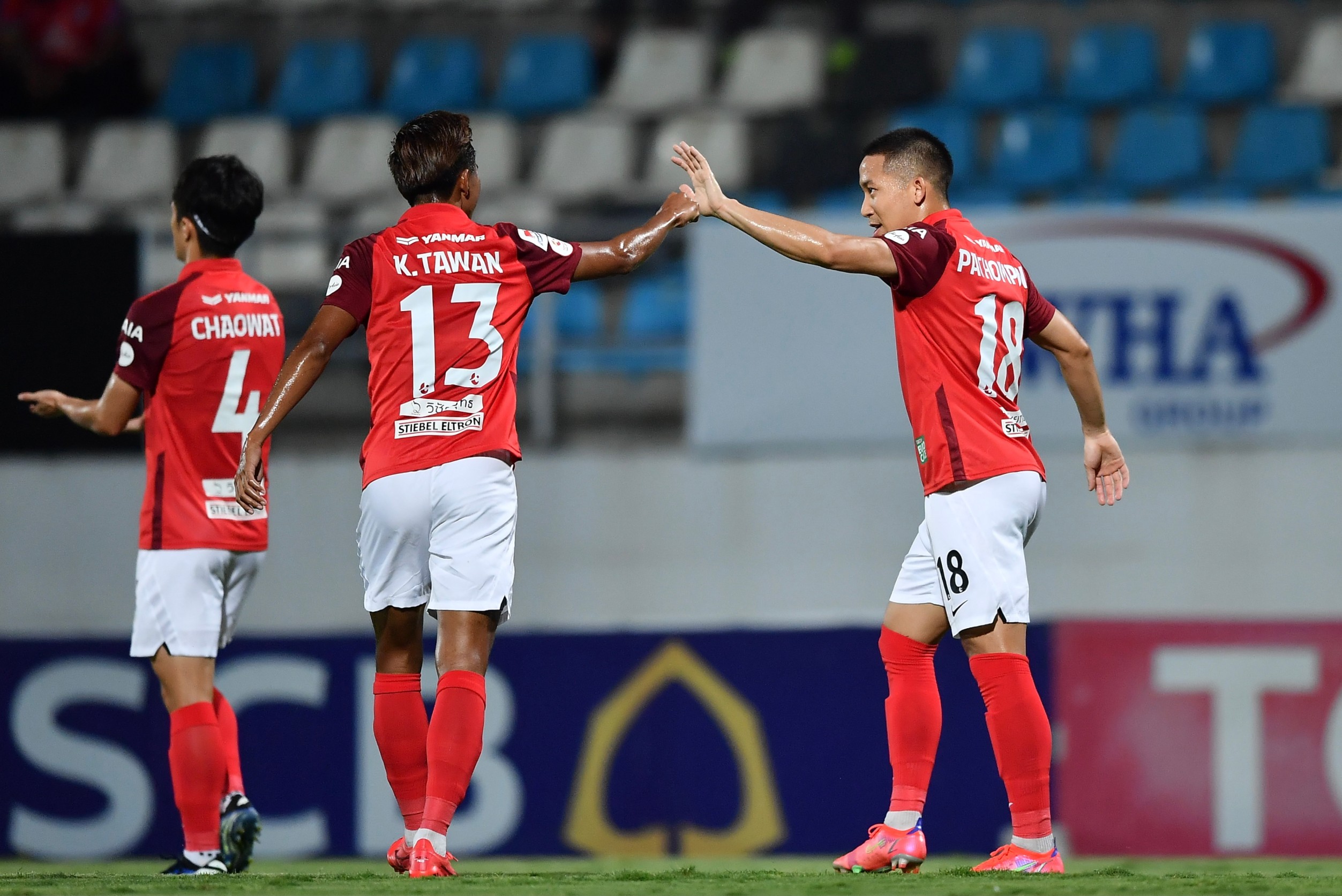 ใครก็หยุดไม่ได้! 'บีจี' เดินหน้าเก็บชัยบุกเชือด 'ชลบุรี' 1-0 ใครก็หยุดไม่ได้! 'บีจี' เดินหน้าเก็บชัยบุกเชือด 'ชลบุรี' 1-0